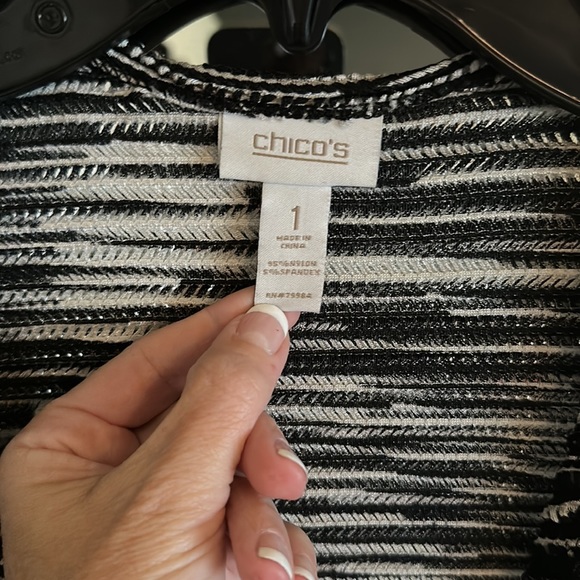 🖤 Chicos Cardigan. EUC. Chicos size 1/US size M. - Picture 3 of 6